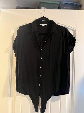 Blouse (Jane + Delancey) black with tie front sz. M